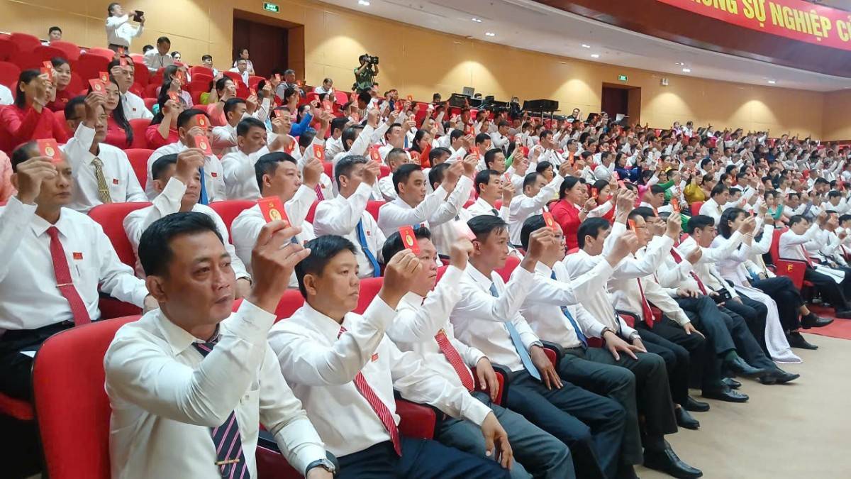 Không khí phiên trù bị diễn ra nghiêm túc, khẩn trương, thể hiện tinh thần trách nhiệm cao của mỗi đại biểu. 