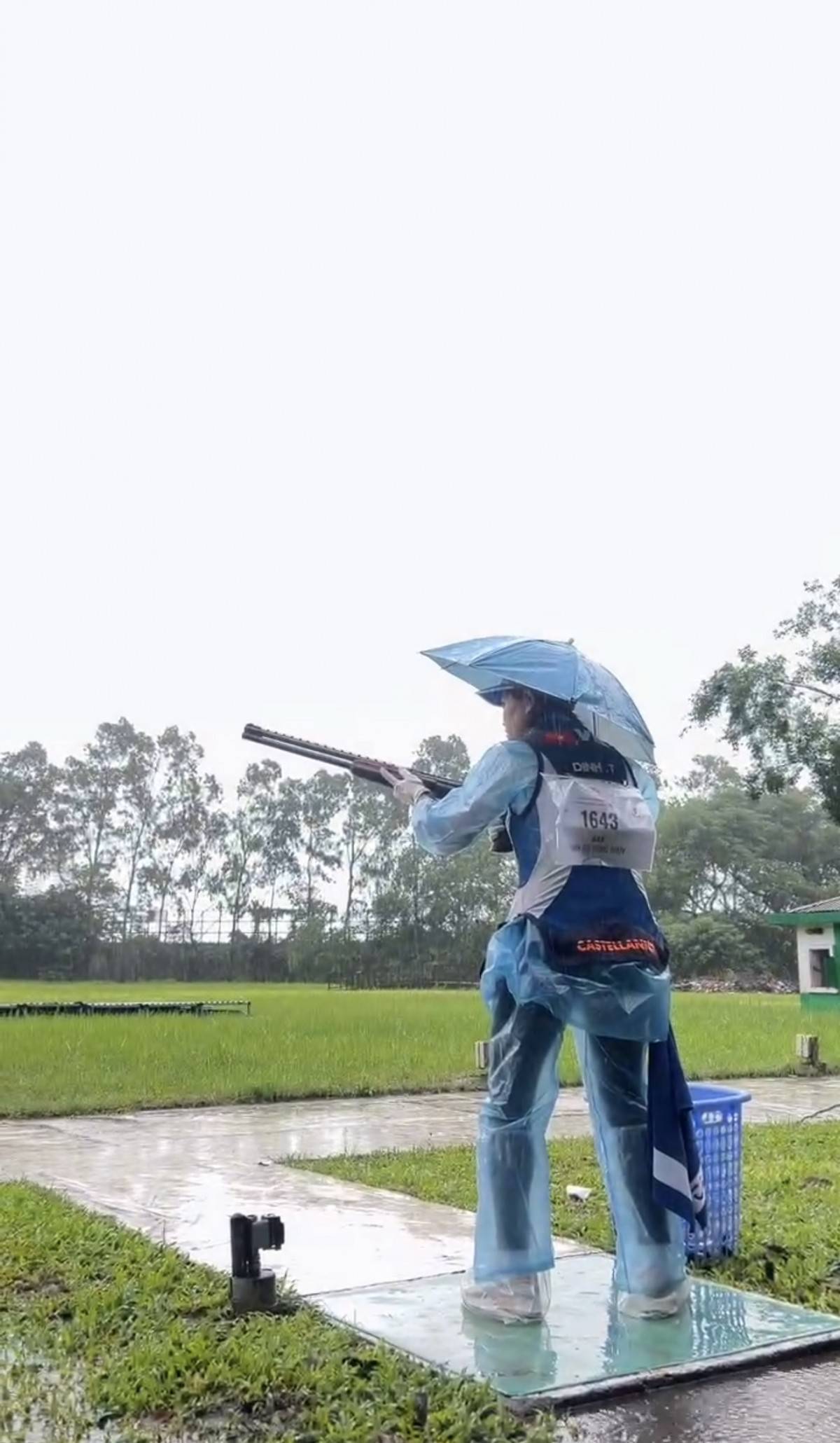 VĐV Đinh Thị Hồng Thúy (Hà Nội) 02 HCV, 01 HCB và 01 Phá kỷ lục  nội dung Skeet Nữ