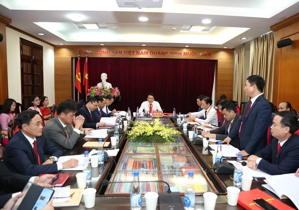 Đồng chí Phạm Văn Khuê, Ủy viên Ban Thường vụ Tỉnh ủy, Trưởng ban Tổ chức Tỉnh ủy, Tổ trưởng Tổ số 5 chủ trì thảo luận Tổ số 5.