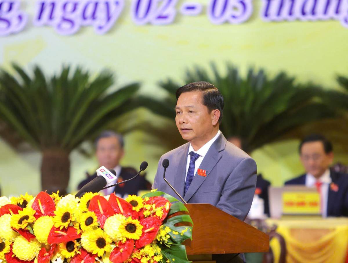 Ông Trần Văn Lâu- phó Bí thư, Chủ tịch tỉnh Vĩnh Long, phát biểu nhận nhiệm vụ mới