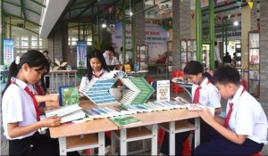 Hội sách ”Huyền thoại Côn Đảo” chào mừng Đại hội Đại biểu TP. Hồ Chí Minh lần thứ I