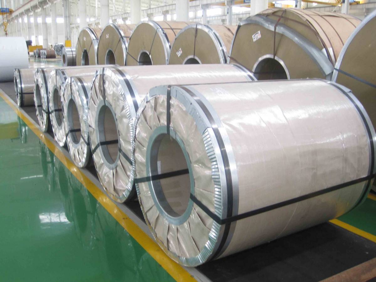 Ấn Độ khởi xướng điều tra chống bán phá giá thép không gỉ và vật liệu năng lượng mặt trời từ Việt Nam