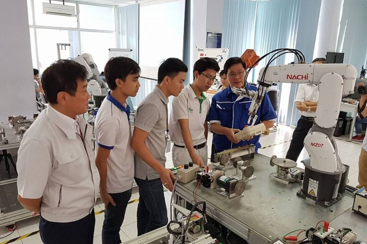 Khoảng trống nhân lực chất lượng cao ghìm chân công nghiệp hỗ trợ