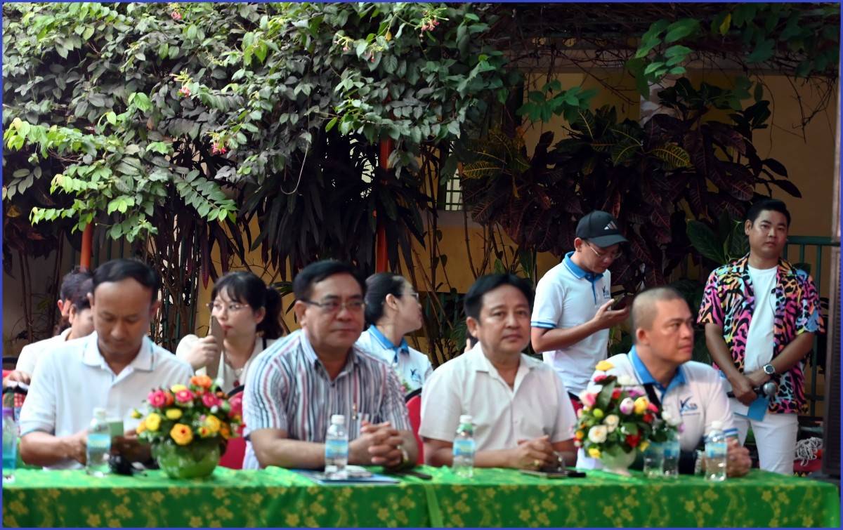 Lan tỏa yêu thương: “Ánh Trăng Hạnh Phúc” đến với Tây Khánh Vĩnh