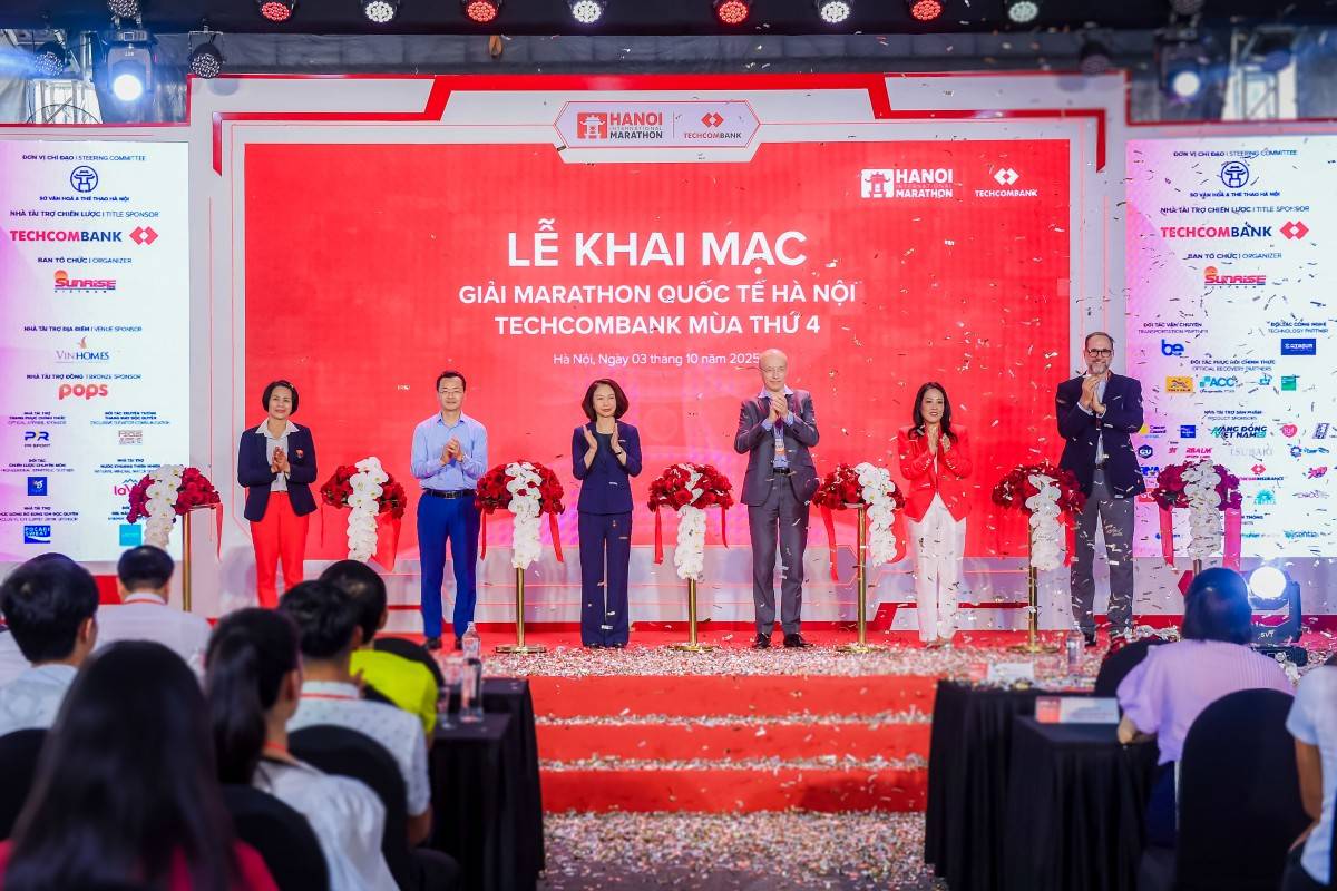 Hơn 13.000 vận động viên khởi động Giải Marathon Quốc tế Hà Nội Techcombank 2025