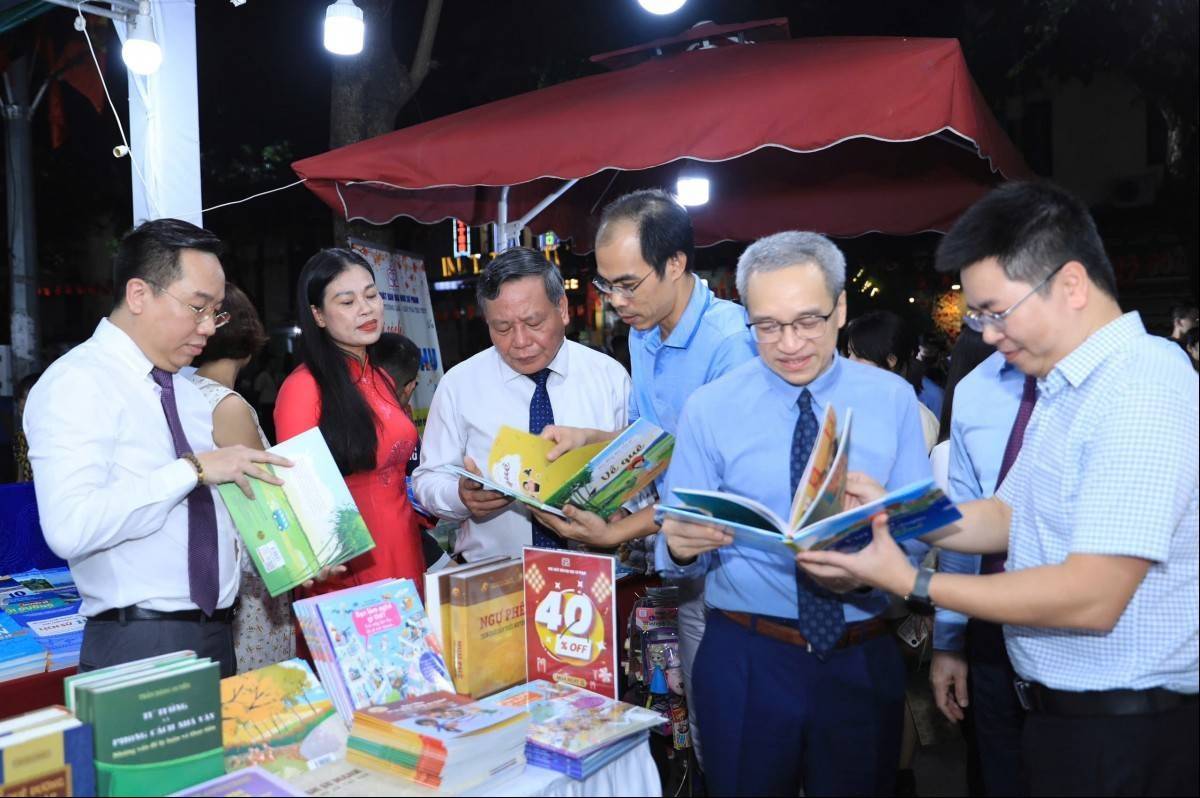 Hội Sách Hà Nội 2025:  Nơi tri thức được làm mới qua công nghệ