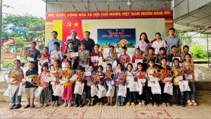 “Trung thu gắn kết yêu thương” Hành trình mang ánh sáng và hy vọng đến trẻ em khó khăn