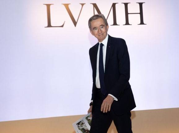 Người tiên phong trong cuộc chiến thuế tài sản khiến giới tỷ phú thế giới lo sợ