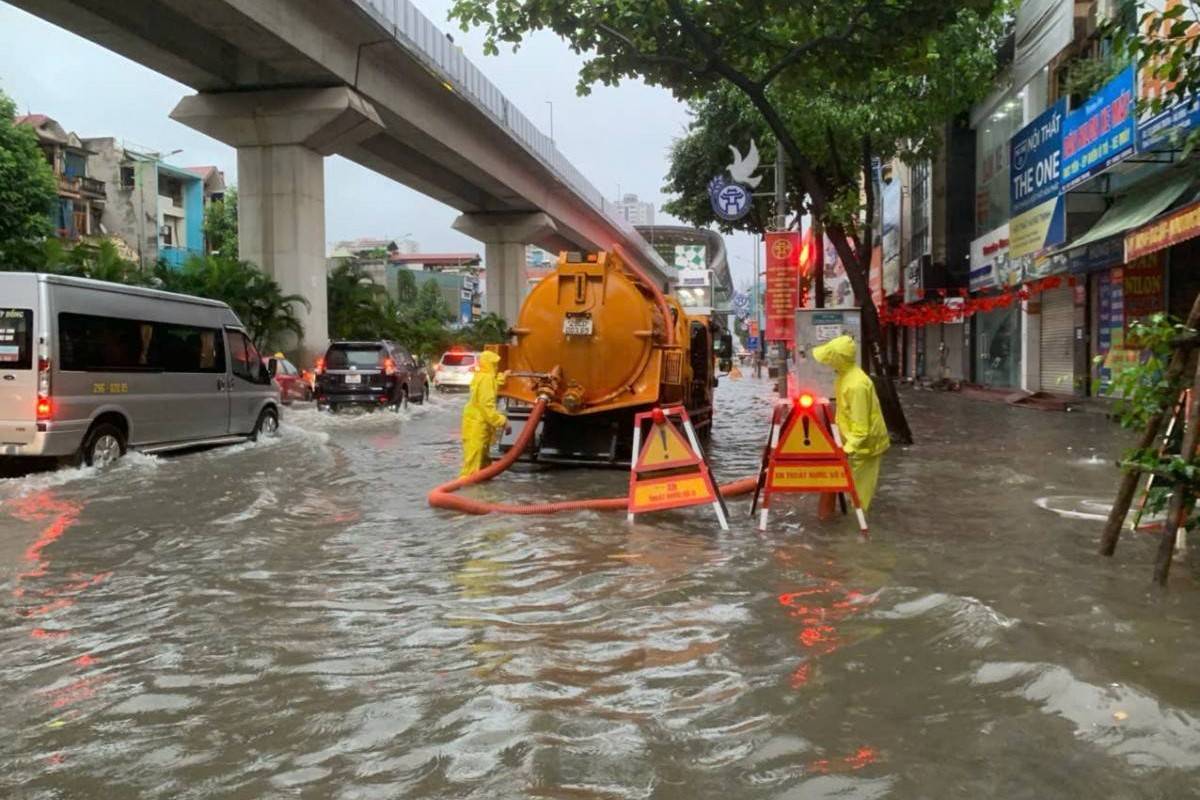 Hà Nội cảnh báo mưa rất to kéo dài do ảnh hưởng bão số 11