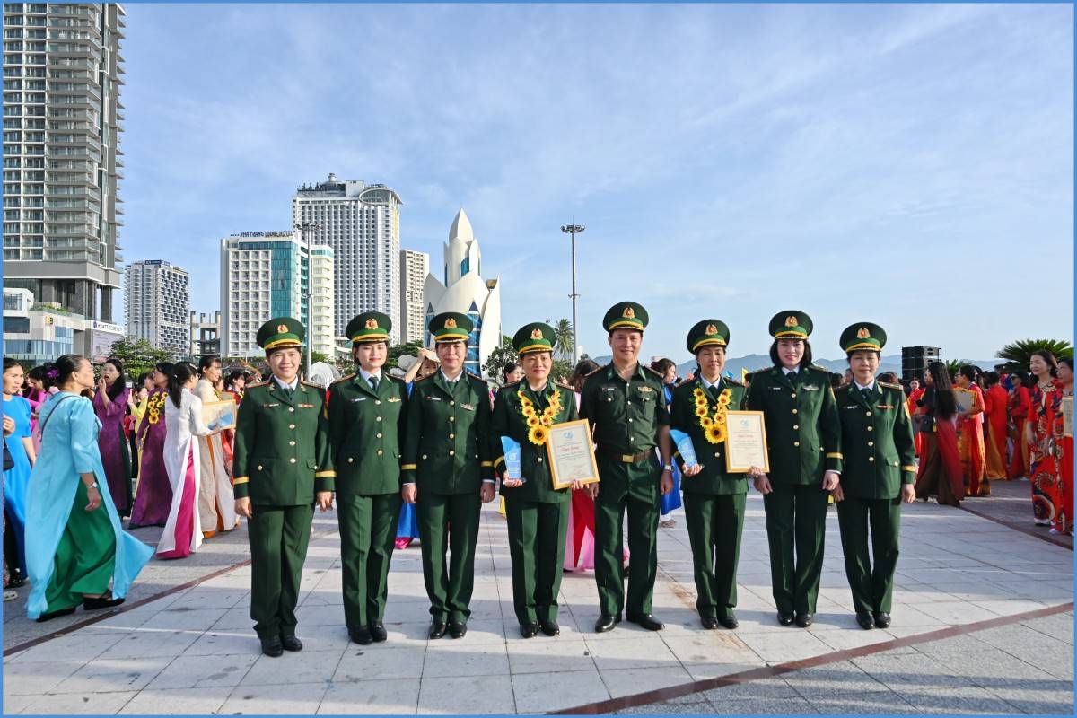 Khánh Hòa:  Hơn 1.200 Hội viên Phụ nữ dự Lễ chào cờ kỷ niệm 95 năm ngày thành lập Hội Liên Hiệp Phụ Nữ Việt Nam