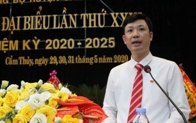 Ông Lê Văn Trung - Bí thư Đảng ủy, Chủ tịch HĐND xã Cẩm Thủy, được điều động, bổ nhiệm Giám đốc Sở Văn hóa, Thể thao và Du lịch. Ảnh: Mạnh Cường