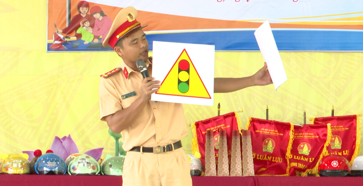 Quảng Trị: Lan tỏa ý thức an toàn giao thông từ trường học đến cộng đồng