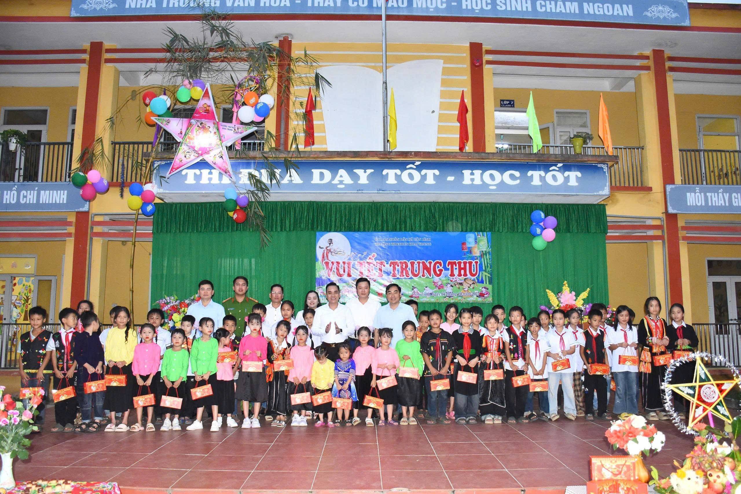 “Vầng trăng cổ tích”  - Trung thu ấm áp cùng học sinh vùng cao Tân Lĩnh, Lào Cai