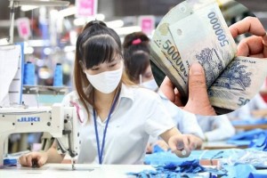 Người lao động sắp được tăng lương tối thiểu 900.000 đồng/tháng, mức tăng ra sao?