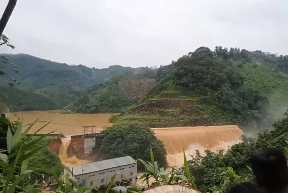 Lực lượng chức năng tiếp cận hiện trường vụ vỡ đập Thủy điện Bắc Khê 1 ở Lạng Sơn