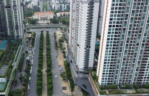 Giá nhà “leo đỉnh” 100 triệu đồng/m², thu nhập khá phải 10 năm mới mua nổi căn hộ 70m²
