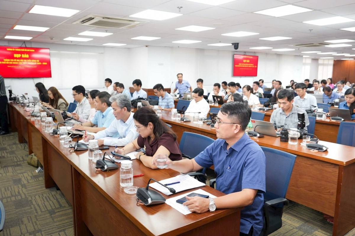 Các  Đại  biểu  tham  dự buổi Họp báo