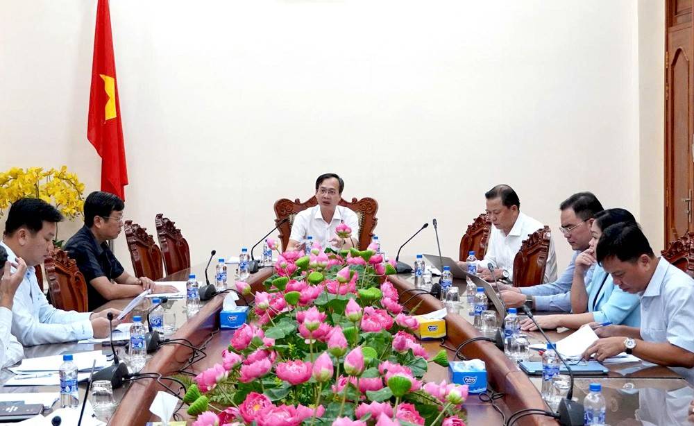 Chủ tịch Ủy ban nhân dân tỉnh Trần Trí Quang chủ trì buổi làm việc