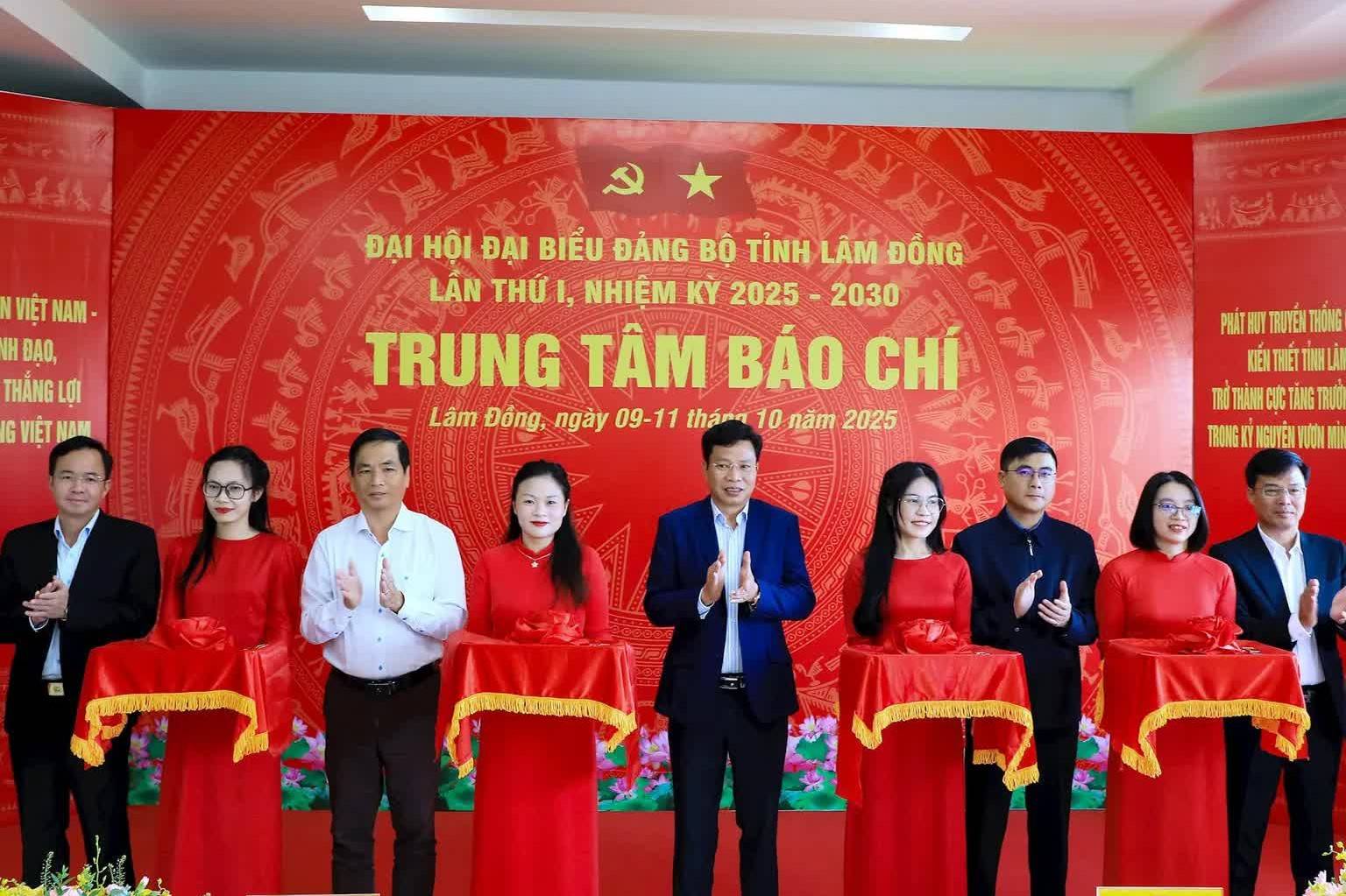 Lâm Đồng khai trương Trung tâm Báo chí phục vụ Đại hội Đảng bộ tỉnh lần thứ I