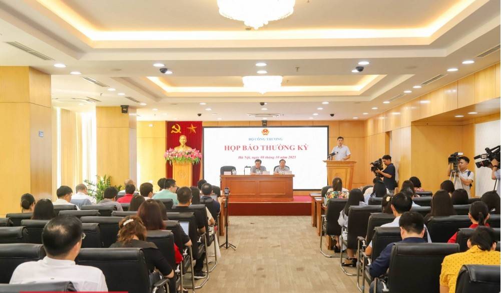 Xuất khẩu lập đỉnh mới, thêm cơ hội để doanh nghiệp Việt tăng tốc?
