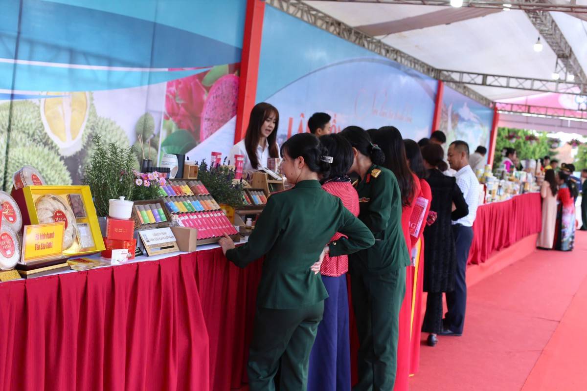 Quảng bá nông sản Lâm Đồng tại không gian trưng bày chào mừng Đại hội Đảng bộ tỉnh