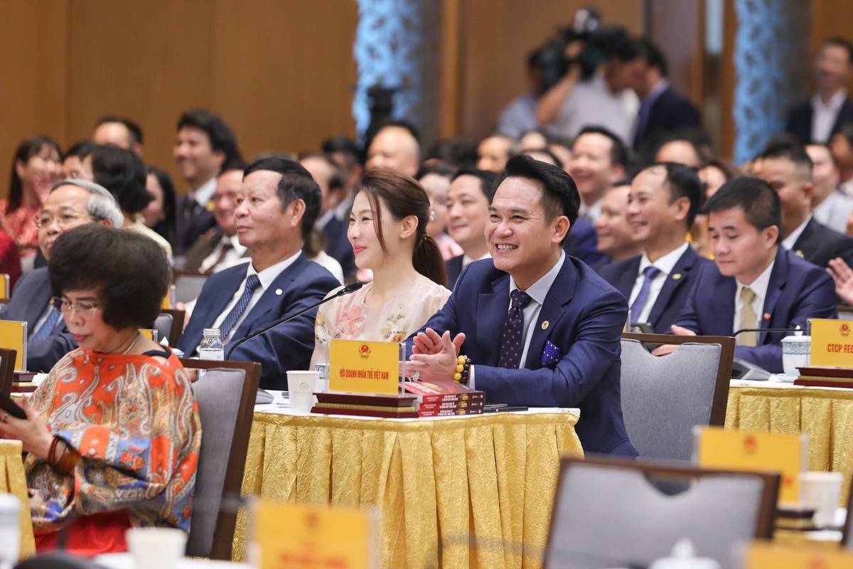 Chủ tịch Đặng Hồng Anh bày tỏ mong muốn cộng đồng doanh nhân Việt Nam tiếp tục phát huy bản lĩnh, trí tuệ, nhân văn, hội nhập và sáng tạo.