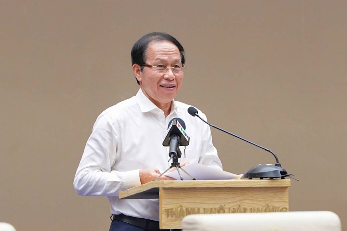 Đồng chí Bí thư Thành uỷ Lê Tiến Châu phát biểu tại Hội nghị.