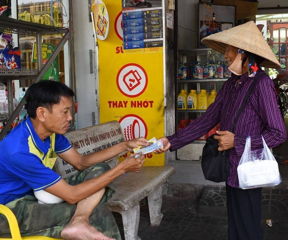 Xổ số kiến thiết: “Ích nước”, nhưng có thật sự “lợi nhà”?