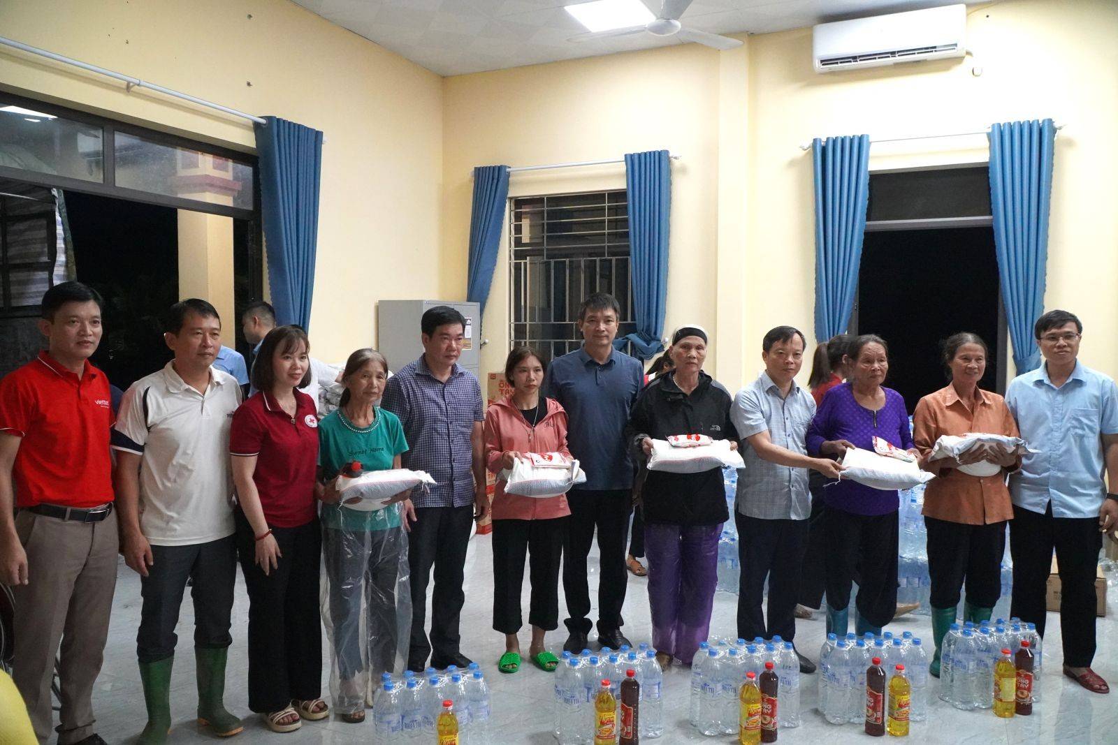 Doanh nghiệp Tuyên Quang chung tay sẻ chia khó khăn với đồng bào vùng lũ Tân Quang