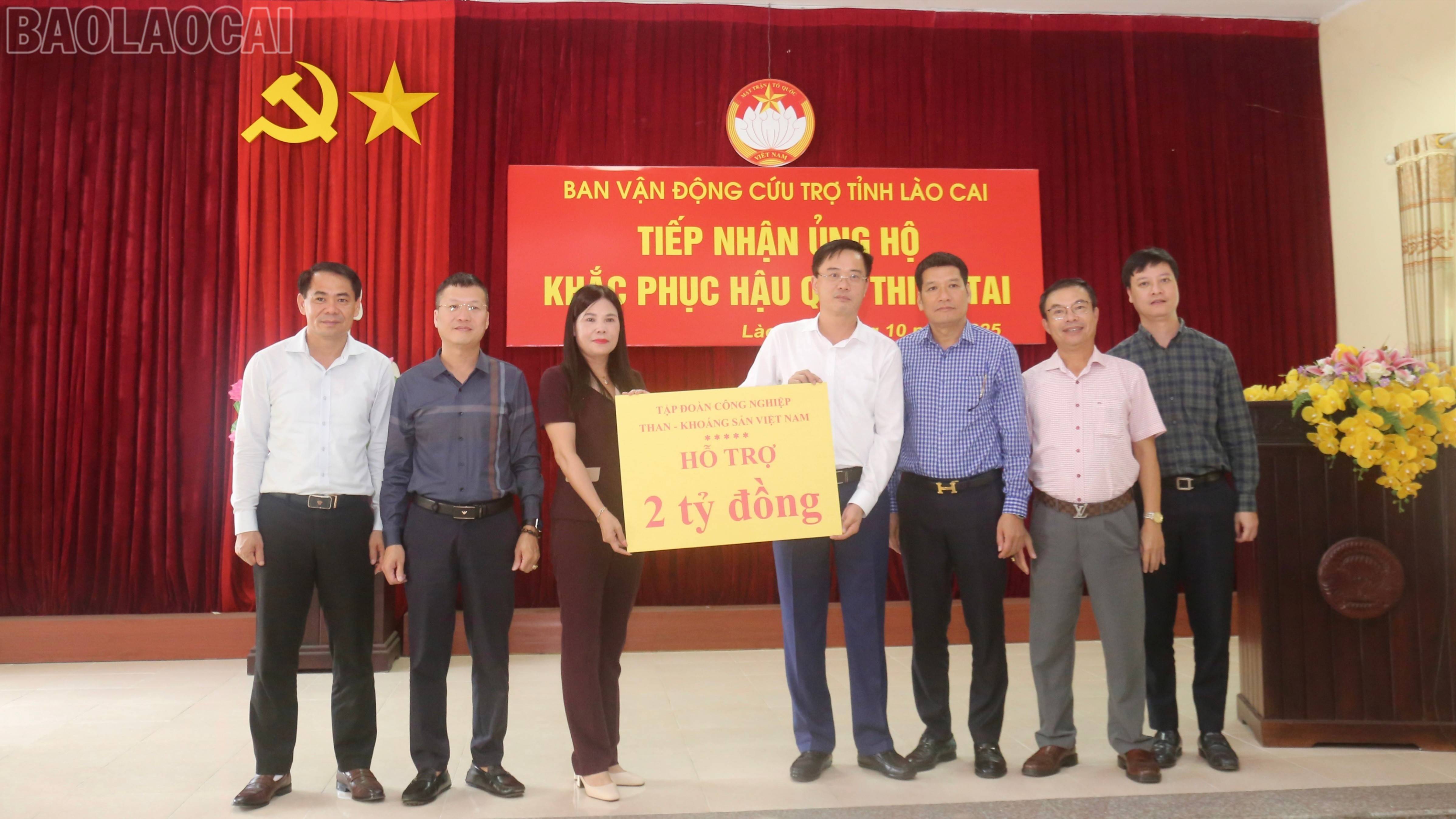 Tỉnh Lào Cai nhận 2 tỷ đồng từ TKV hỗ trợ khắc phục hậu quả bão số 10, ổn định đời sống dân