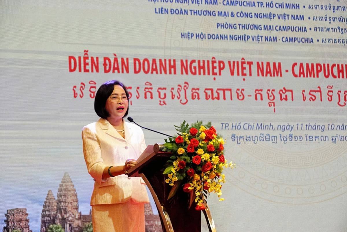 bà Nguyễn Thị Thanh – Ủy viên Trung ương Đảng, Phó Chủ tịch Quốc hội, Chủ tịch Trung ương Hội Hữu nghị Việt Nam – Campuchia 