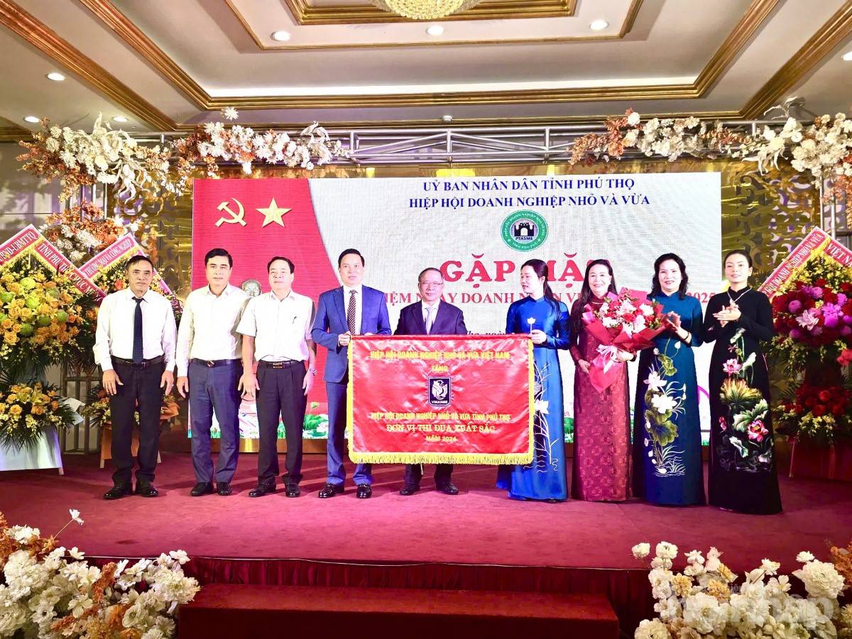 Doanh nhân Đất Tổ: Đoàn kết, đổi mới, kiến tạo