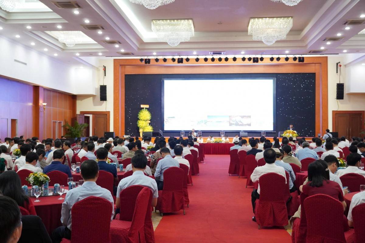 Toàn cảnh đại biểu dự buổi gặp mặt