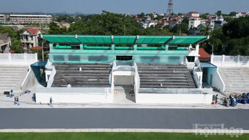 Diện mạo mới của sân vận động 44 tỷ đồng sắp về đích ở Phú Thọ