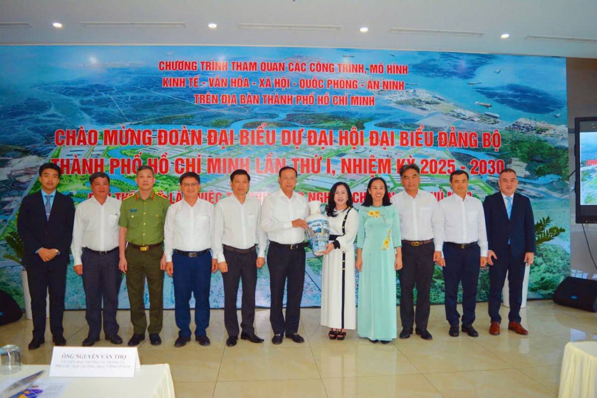 TP. Hồ Chí Minh: Đoàn đại biểu thăm, làm việc tại Vùng 2 Hải quân, Cảng quốc tế Gemalink và KCN chuyên sâu Phú Mỹ 3