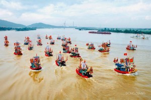 Hào hùng “Hội quân trên sông Lục Đầu” – Điểm nhấn đặc sắc Lễ hội mùa Thu Côn Sơn - Kiếp Bạc 2025