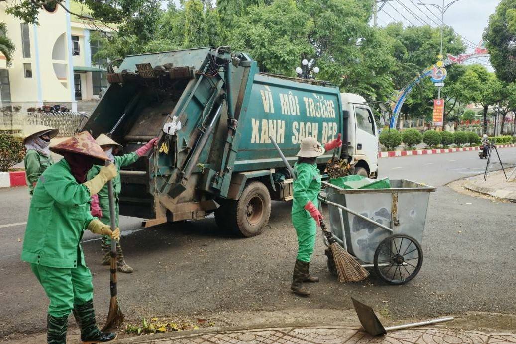 Gian nan nghề rác thầm lặng: Câu chuyện về Công ty Hoài Thanh