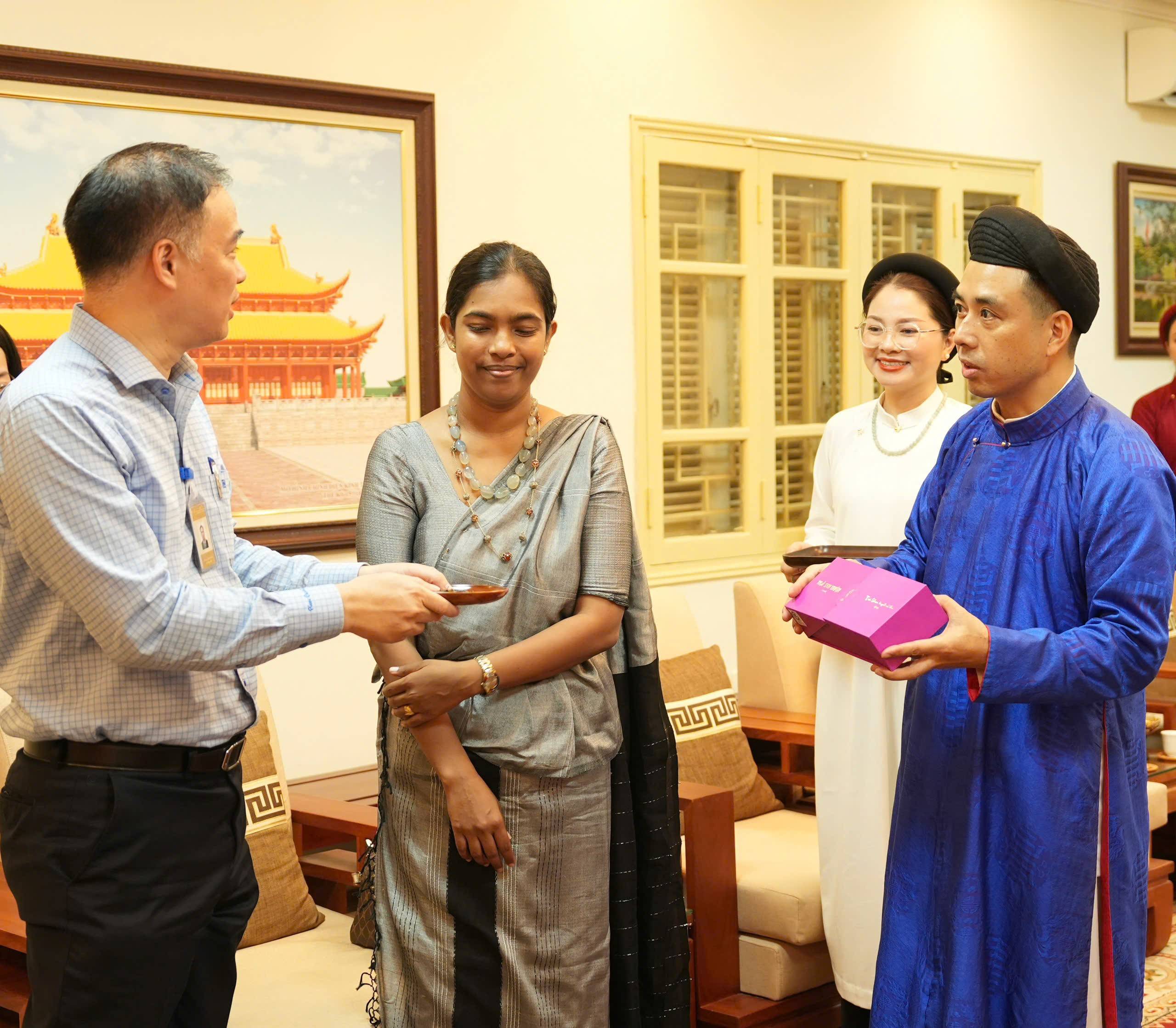 Tôn vinh trà đạo Việt Nam – “Di sản trong lòng di sản” tại Hoàng Thành Thăng Long