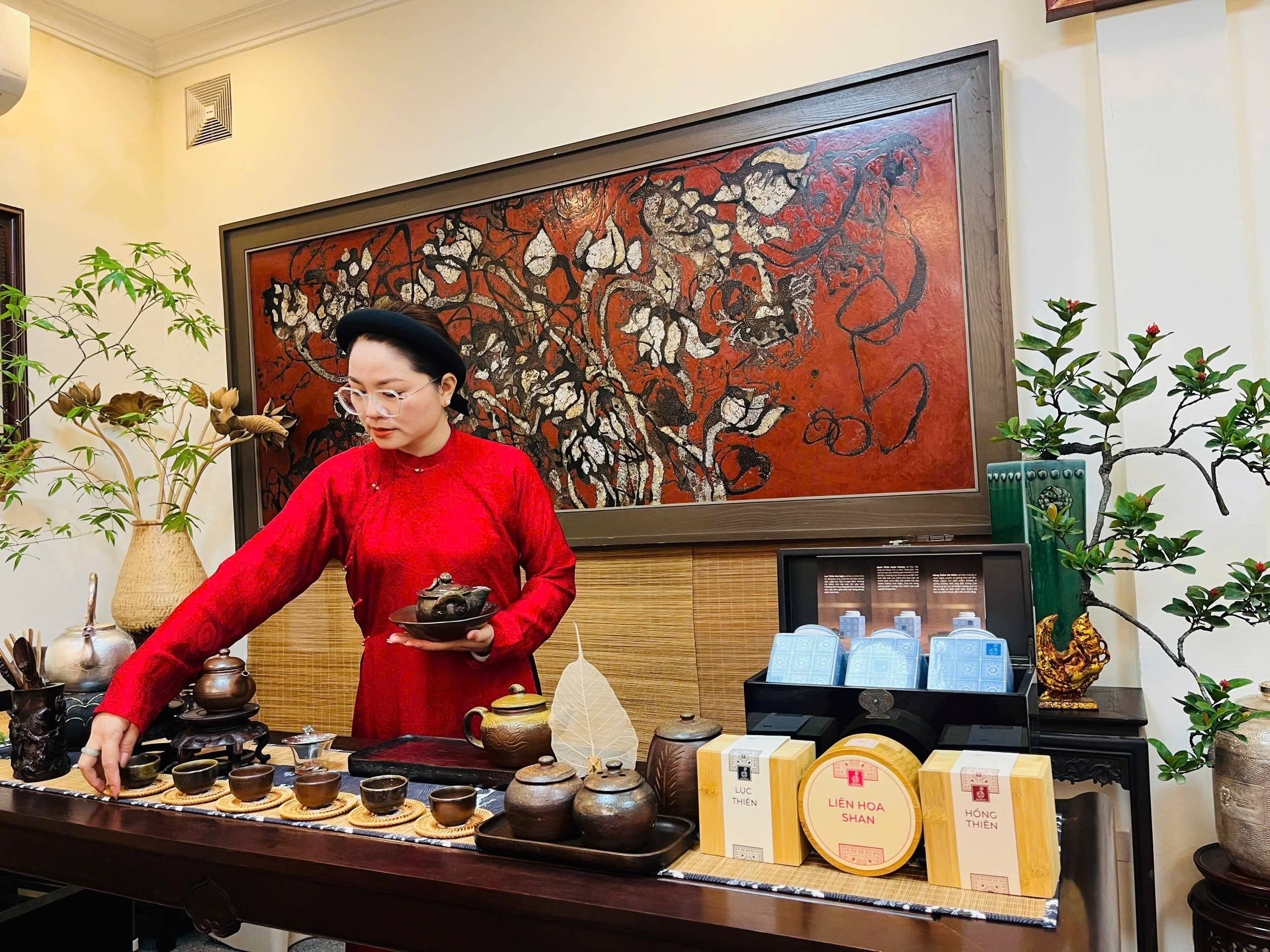 Tôn vinh trà đạo Việt Nam – “Di sản trong lòng di sản” tại Hoàng Thành Thăng Long