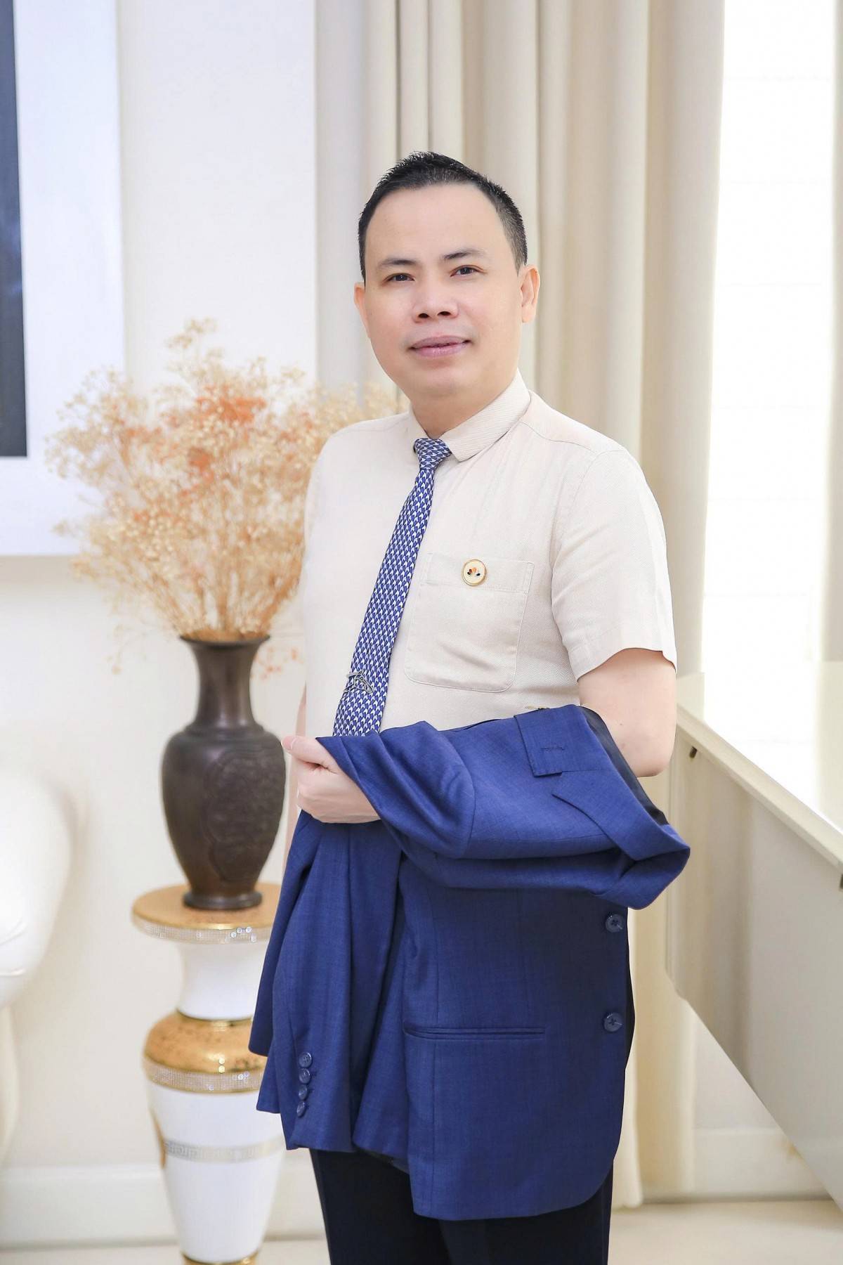 doanh nhân Nguyễn Quốc Phú – Chủ tịch HĐQT Công ty Cổ phần Global Malls là một tấm gương tiêu biểu: làm kinh tế giỏi nhưng vẫn luôn giữ cho mình trái tim nhân hậu, giàu lòng sẻ chia.