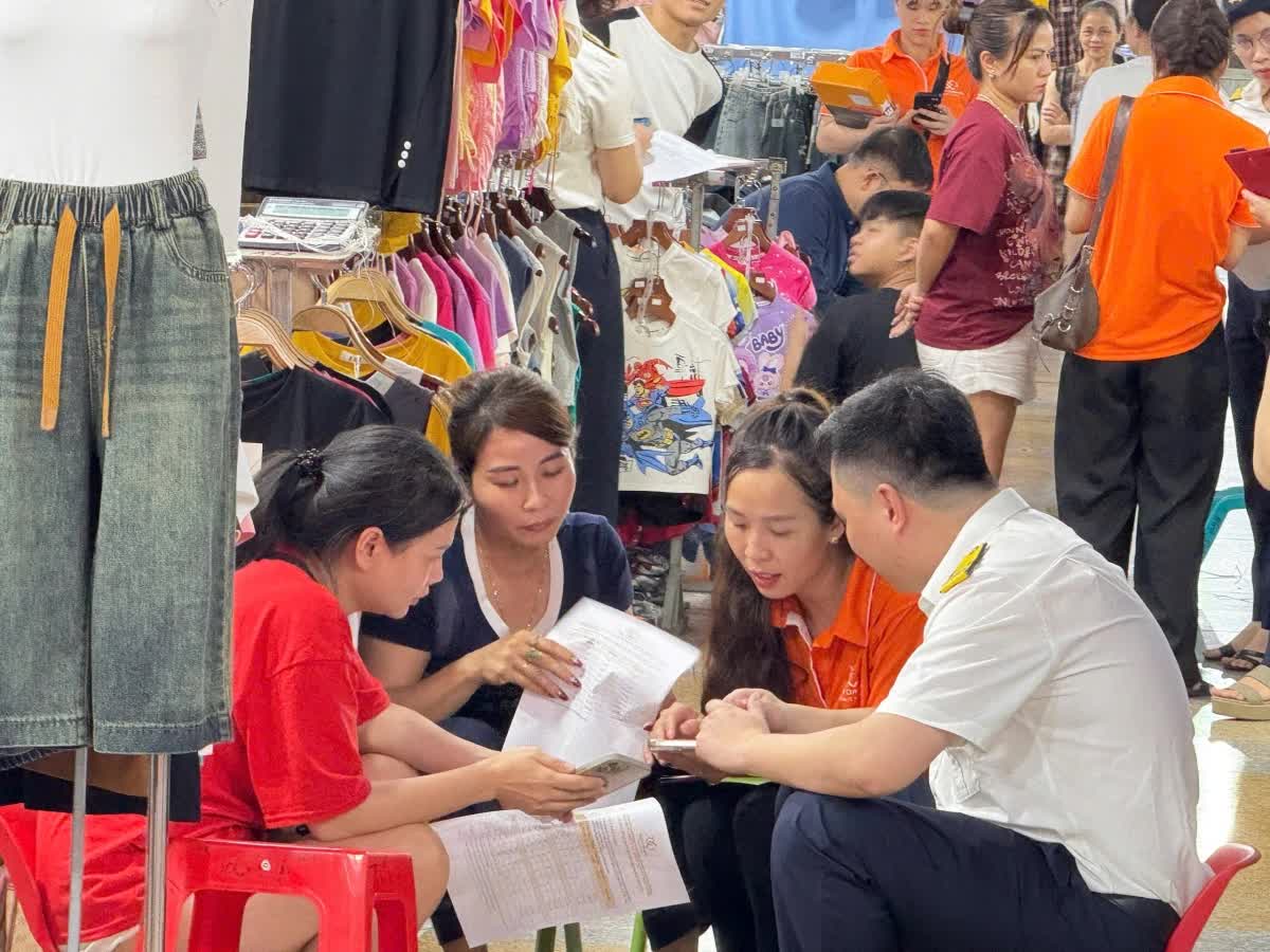 Từ ngày 1/1/2026, hộ kinh doanh sẽ khai và nộp thuế theo doanh thu thực tế