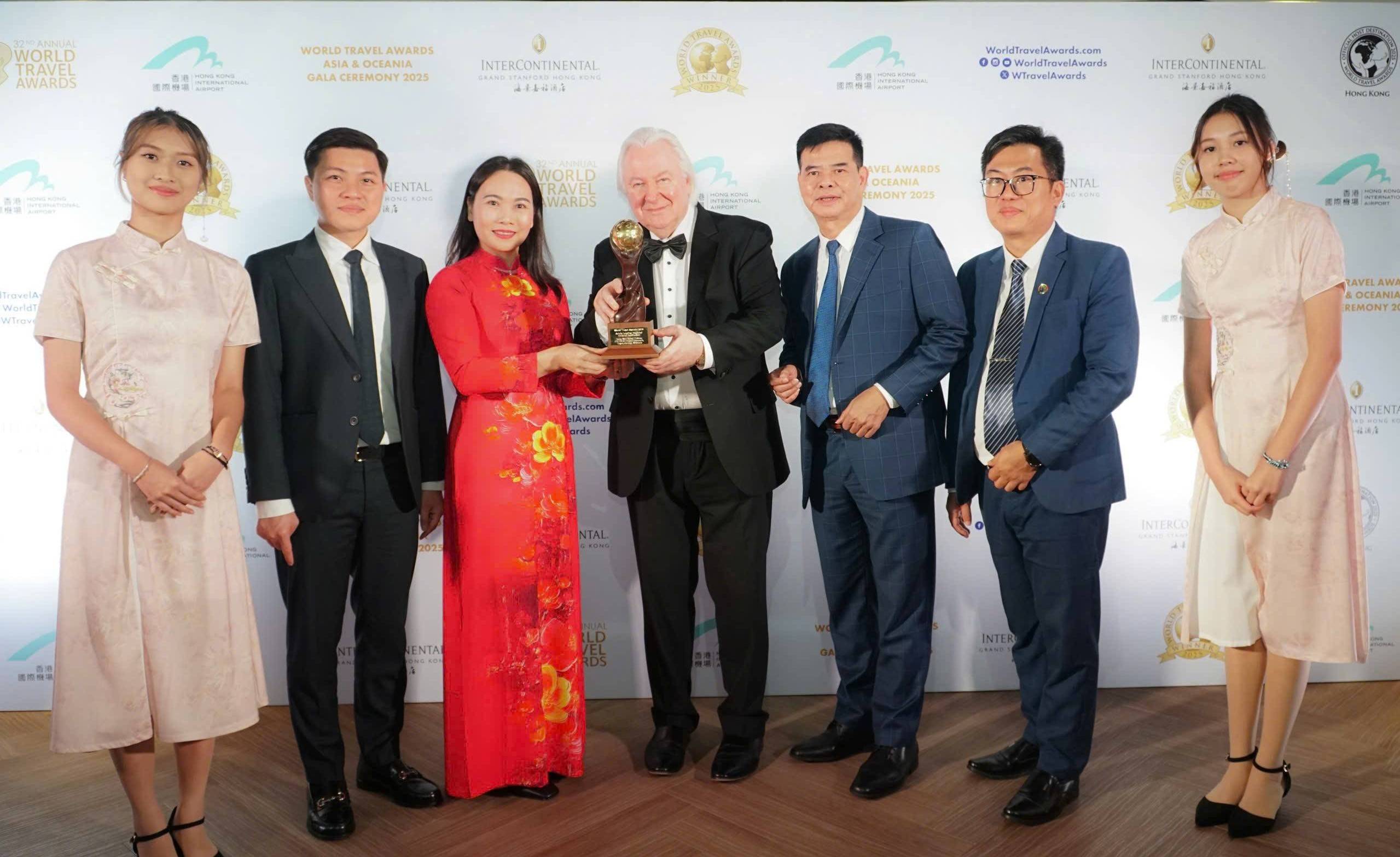 Công viên địa chất Cao nguyên đá Đồng Văn được vinh danh “Điểm đến văn hóa hàng đầu châu Á 2025”