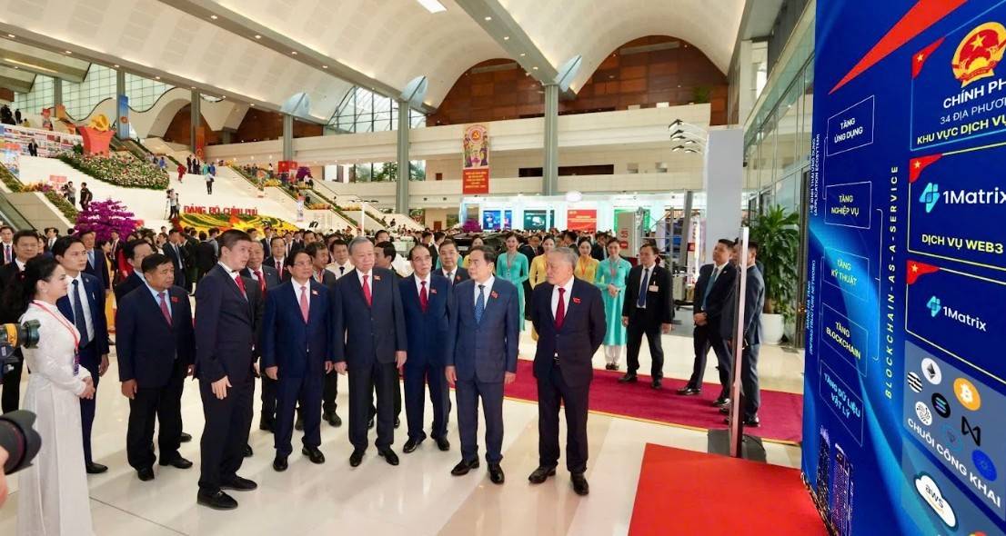 Chuyên gia Phan Đức Trung – Chủ tịch Hiệp hội Blockchain và Tài sản số Việt Nam, Chủ tịch Công ty 1Matrix, người trực tiếp giới thiệu về mạng VBSN tại sự kiện trước Tổng Bí Thư Tô Lâm và các đồng chí Lãnh đạo