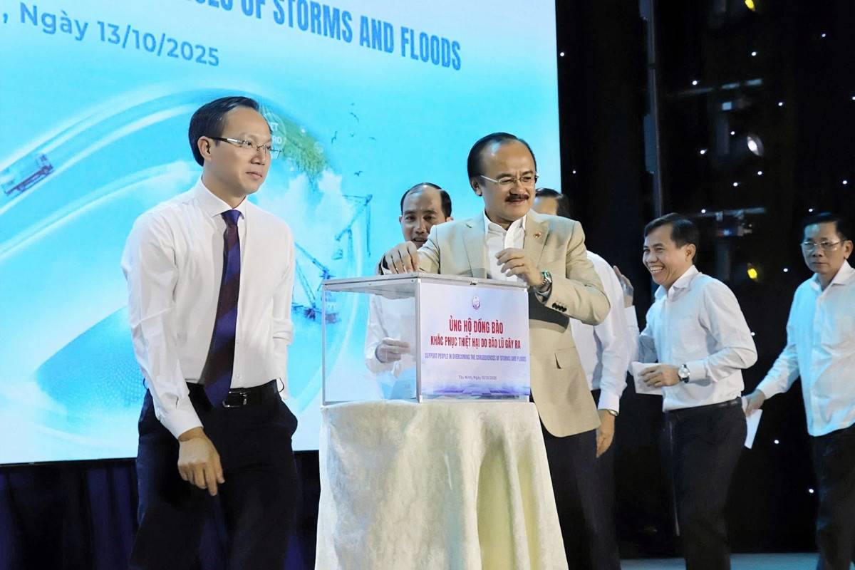 Doanh nghiệp ủng hộ đồng bào bị ảnh hưởng do thiên tai