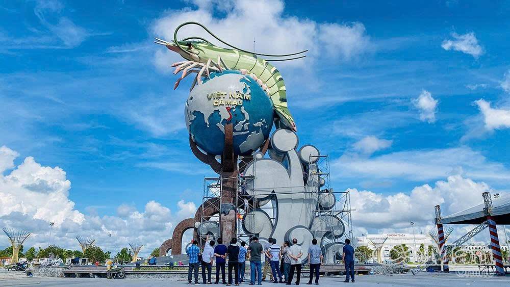 đoàn công tác kiểm tra tiến độ chuẩn bị lễ khánh thành các công trình chào mừng Đại hội đại biểu Đảng bộ tỉnh Cà Mau lần thứ I, nhiệm kỳ 2025-2030.