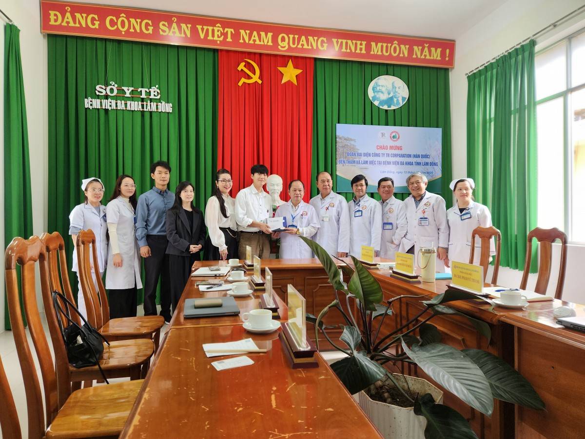 FPT kết nối cùng TR tặng thiết bị đo chức năng phổi ứng dụng AI cho các bệnh viện tại Việt Nam