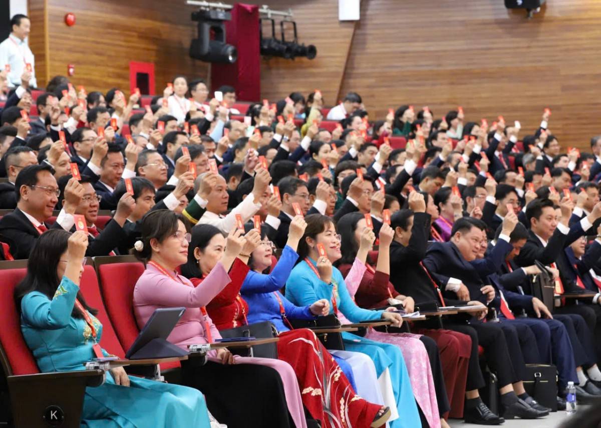 Tại ngày làm việc cuối cùng, đại hội đã thông qua nghị quyết Đại hội đại biểu Đảng bộ TP.HCM lần I, nhiệm kỳ 2025-2030