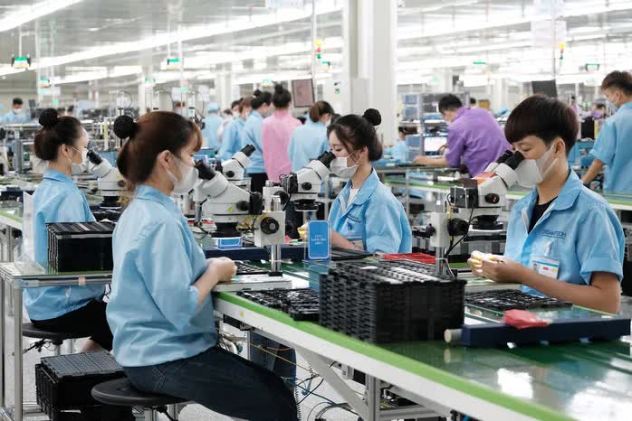 Đề xuất tăng lương tối thiểu vùng năm 2026: Lao động qua đào tạo được trả cao hơn ít nhất 7%