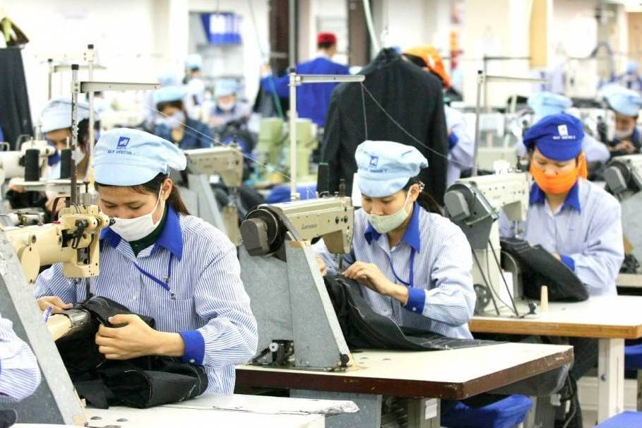 Dệt may Việt Nam trong “vòng xoáy xanh” của thương mại toàn cầu