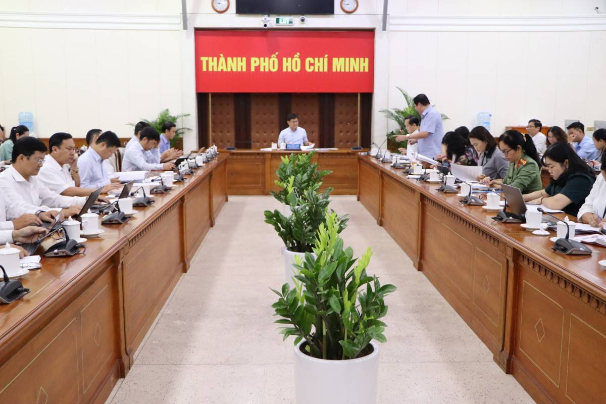 Quang cảnh buổi họp